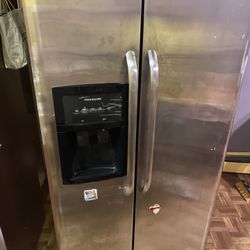 Frigidaire Refrigerator  With Ice Maker