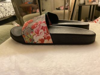 Brand new Authentic Women GG Blooms Supreme. Size 39 (9).