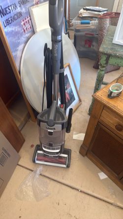Shark lift away Works. Available if listed