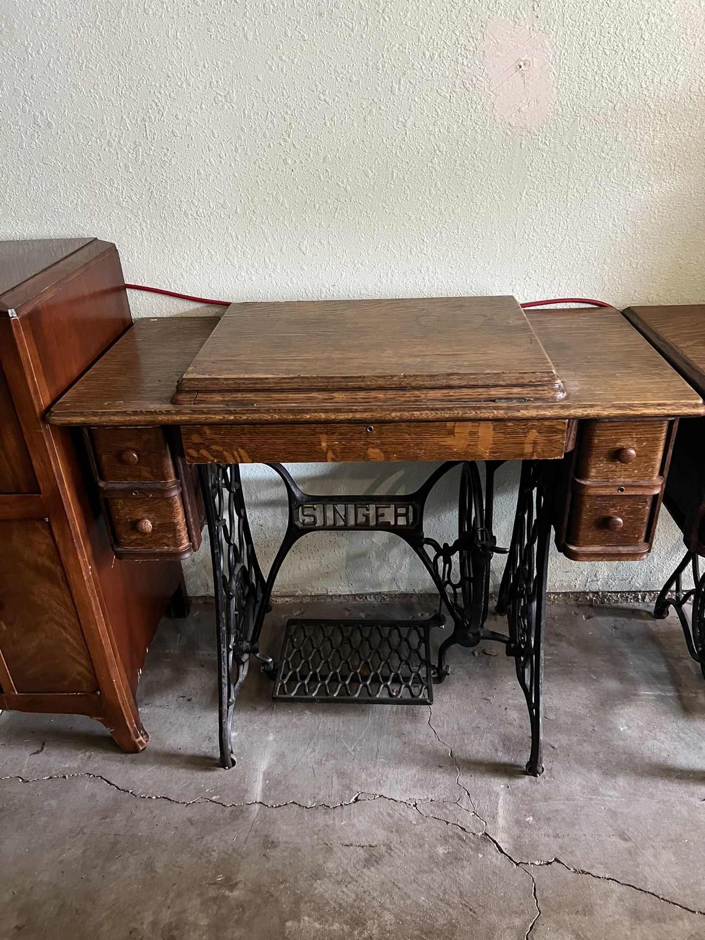 Antique Singer Sewing Machine Cabinet Early 1900’s