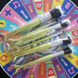 7Pcs MERMAID MAKEUP BRUSH SET 💛💛💛