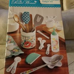 The Pioneer Woman Sweet Rose 20-piece Kitchen Gadget Set