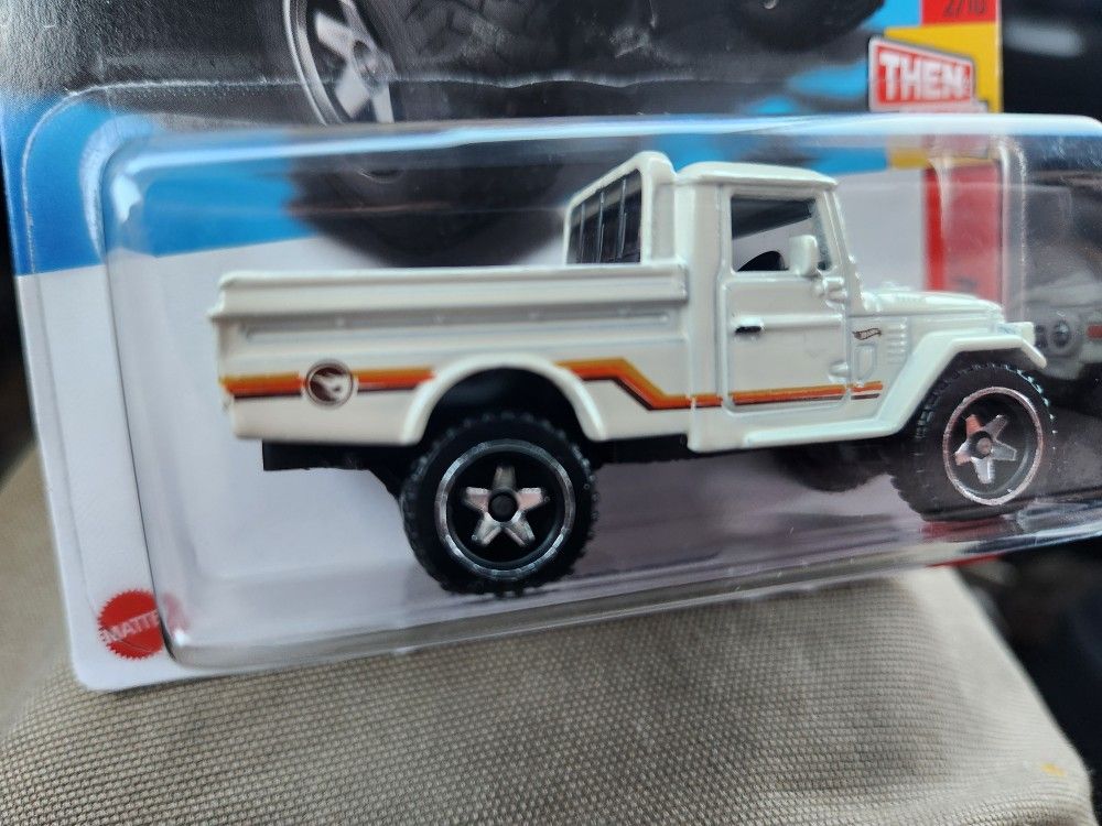 Hot Wheels, Toyota Landcruiser toy treasure hunt.