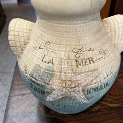 Vase/pottery/Coastal motif