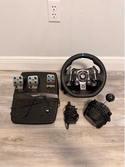 Racing wheel and acc. Logitech G923, very good cond.