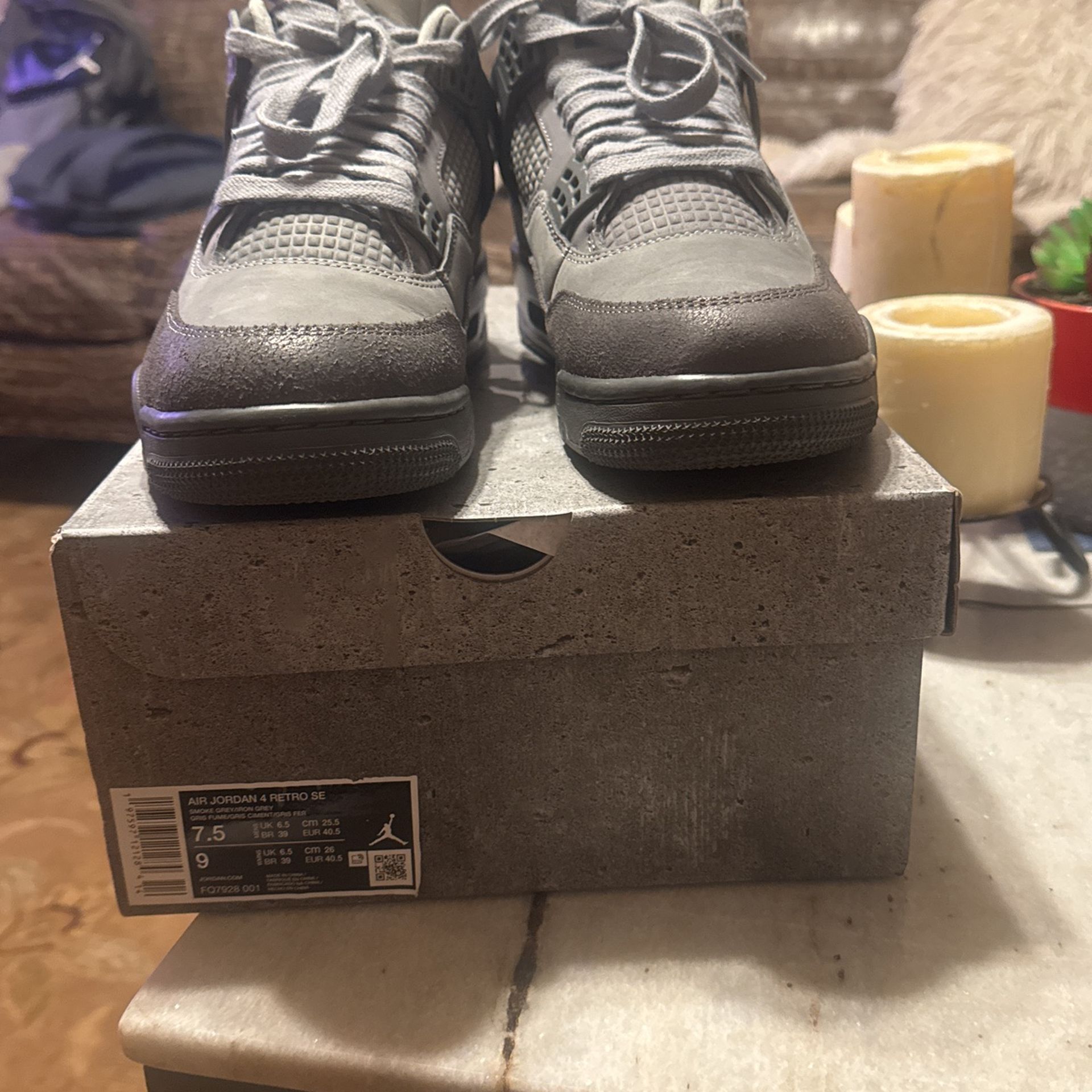 Jordan 4 Cements Size 7.5 Men’s