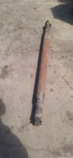 Good Used Driveshaft  2006 Chevrolet Pickup  Measurements  In Pic. 5.3 Engine Automatic.  Apache Junct 