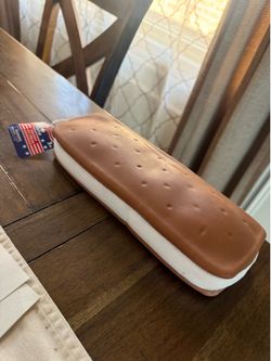 Ice cream sandwich squishy