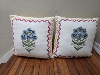 Floral throw pillows