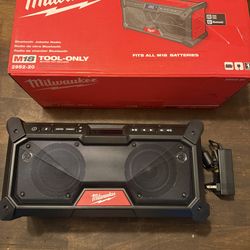 Milwaukee M18 18V Lithium-Ion Cordless Jobsite Radio