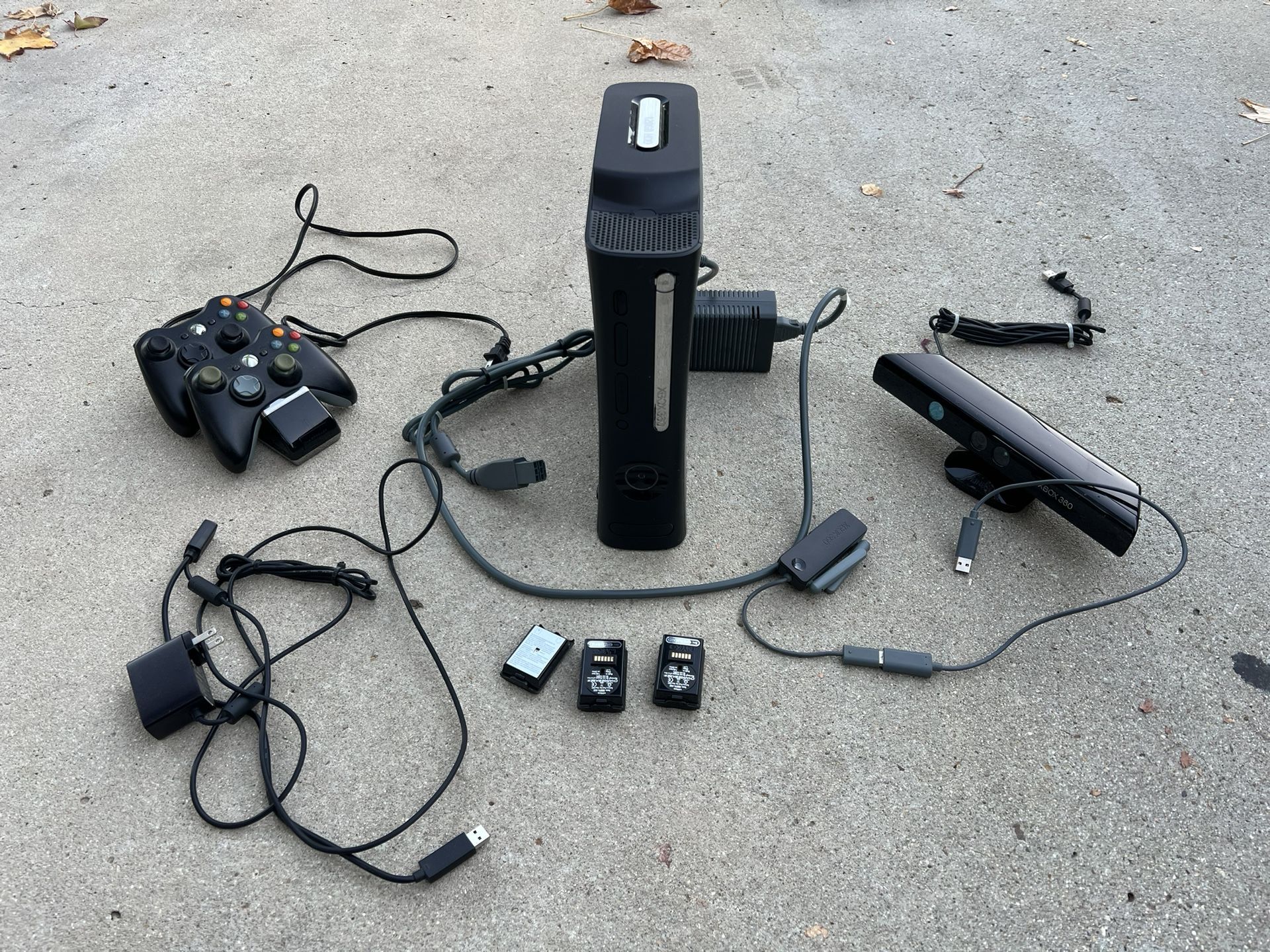 Xbox 360 With Two Controllers And Kinect