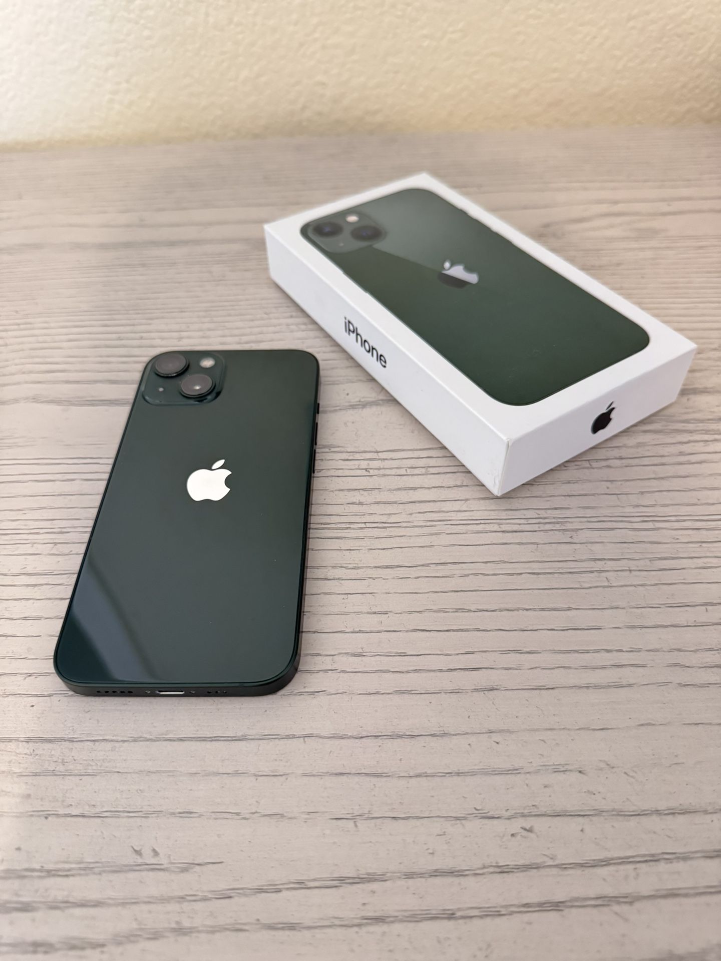 iPhone 13 256GB - FACTORY UNLOCKED