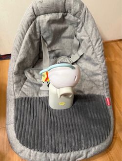 Skip hop Baby Bouncer Seat Gray