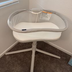 Halo Bassinet Swivel Sleeper 3.0