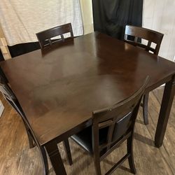 Full House Furniture 