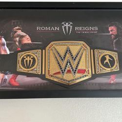 WWE UNDISPUTED UNIVERSAL CHAMPIONSHIP BELT AUTOGRAPHED BY ROMAN REIGNS CUSTOM SHADOWBOX 