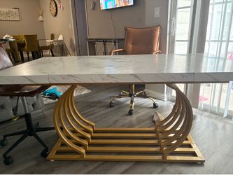 Modern Extendable Dining Table – Marble Top & Gold Base