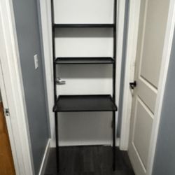 Wall Resting Bookshelf 