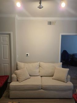 Beautiful Beige 2-Seat Sofa – Excellent Condition