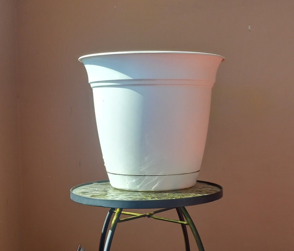 Large Plant Pot/ Plant Planter/ Flower Pot Patio Garden Saucer