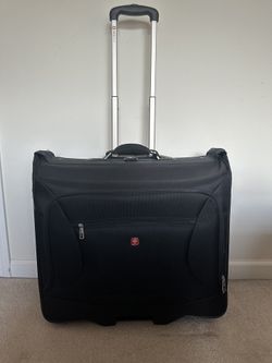 SWISSGEAR Wheeled Garment Bag 💼