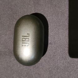 JBL Blue Tooth Headphones 