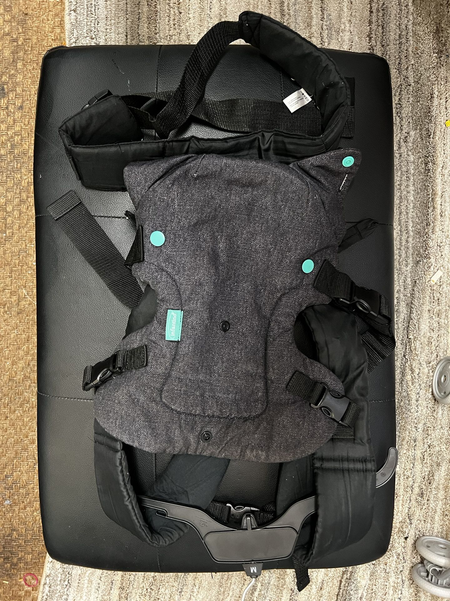 Infantino Baby/Infant Flip 4 In 1 Convertible Carrier Unisex & Shippable