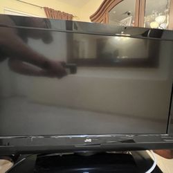 JVC 32″ LCD HDTV – Model JLC32BC3002 – Works Great – $75 OBO