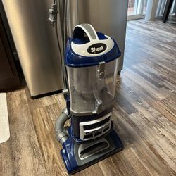 Shark NV360 Navigator Lift-Away Deluxe Upright Vacuum with Large Dust Cup Capacity, HEPA Filter, Swivel Steering, Upholstery Tool & Crevice Tool, Blue