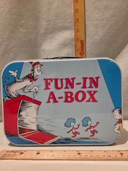 "Dr.Seuss-Fun-in-a- Box" large tin tote/ lunch box  RARE  10"×7 1/2"×4"