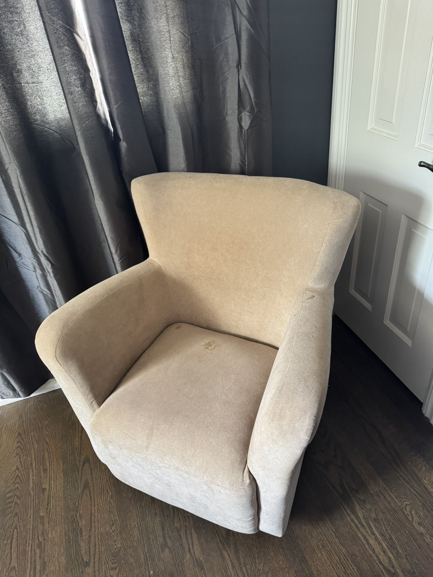 Free Chaise Lounge And Chair