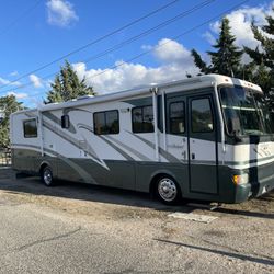 2001 Monaco Diplomat 38’ Diesel Pusher 330 Hp Turbo 