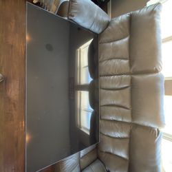 Samsung 65” Smart TV – Like New – Solar USB Remote + Legs Included