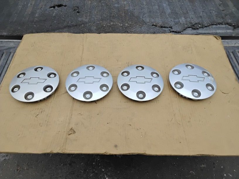 Nice 2004 To 2012 Chevy Colorado Pickup Truck Center Caps For 6- Lug OEM Like New.