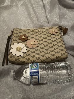 Michael Kors Clutch 
