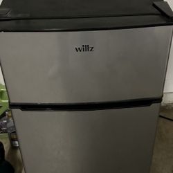 Mini Refrigerator For Sale $50