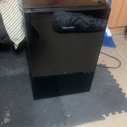 Hisense Mini Fridge 