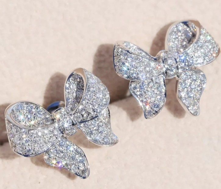 Diamond Bow Earings 