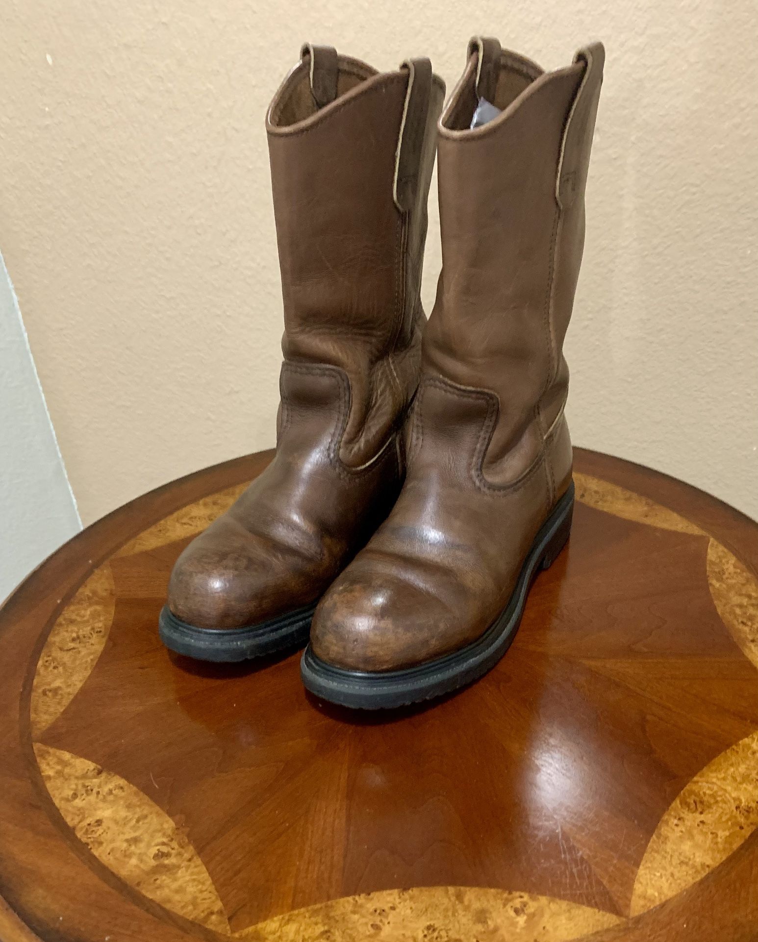 RED WING Men’s BOOTS (Size 7)