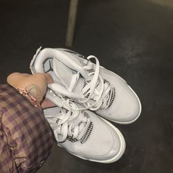 Retro air Jordan 4 “Frozen moments” 