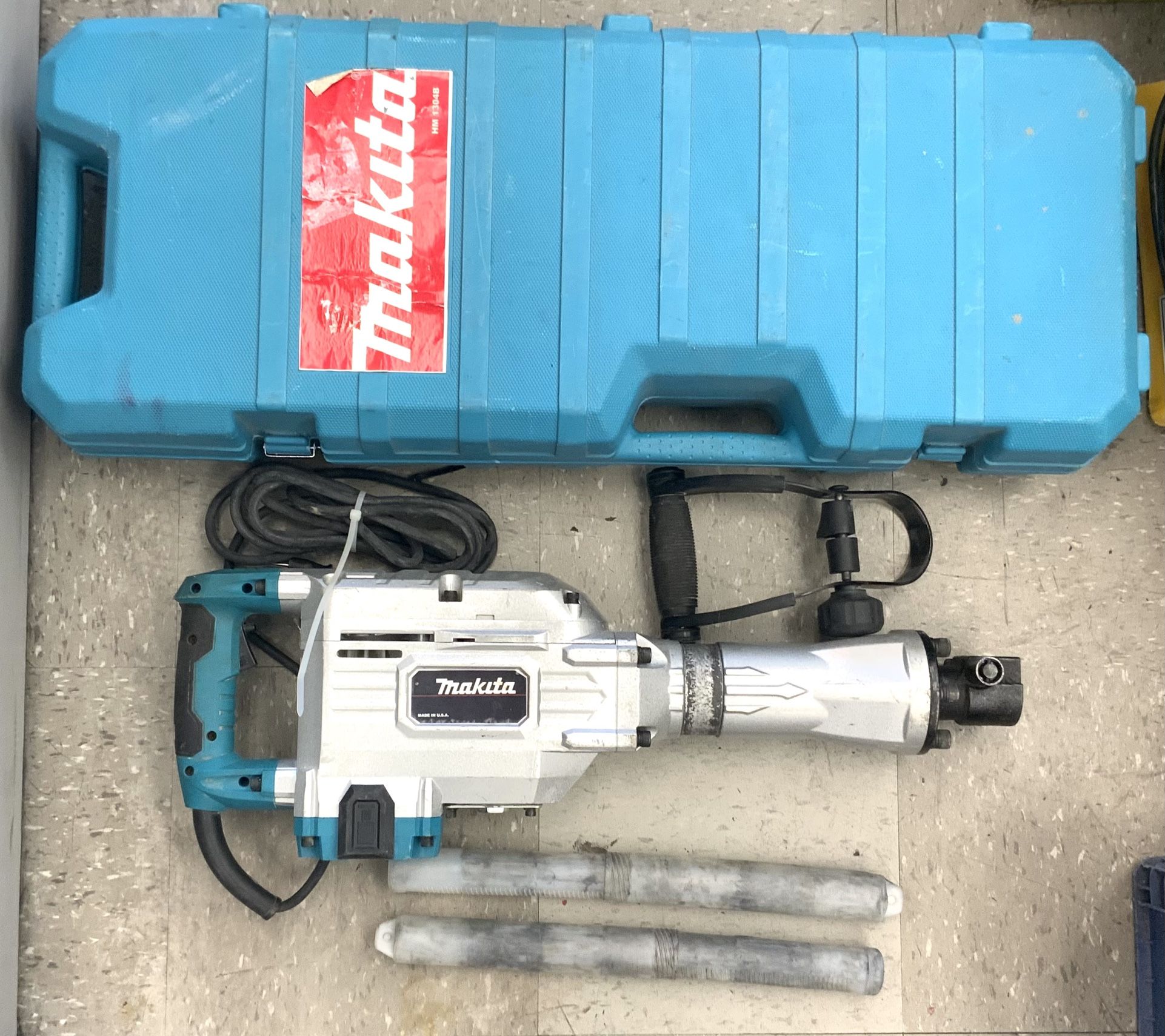 Makita HM1304B Demolition Hammer 35 Pound Corded Electric Jackhammer Tool Industrial Heavy Duty Masonry Concrete Floor Breaker