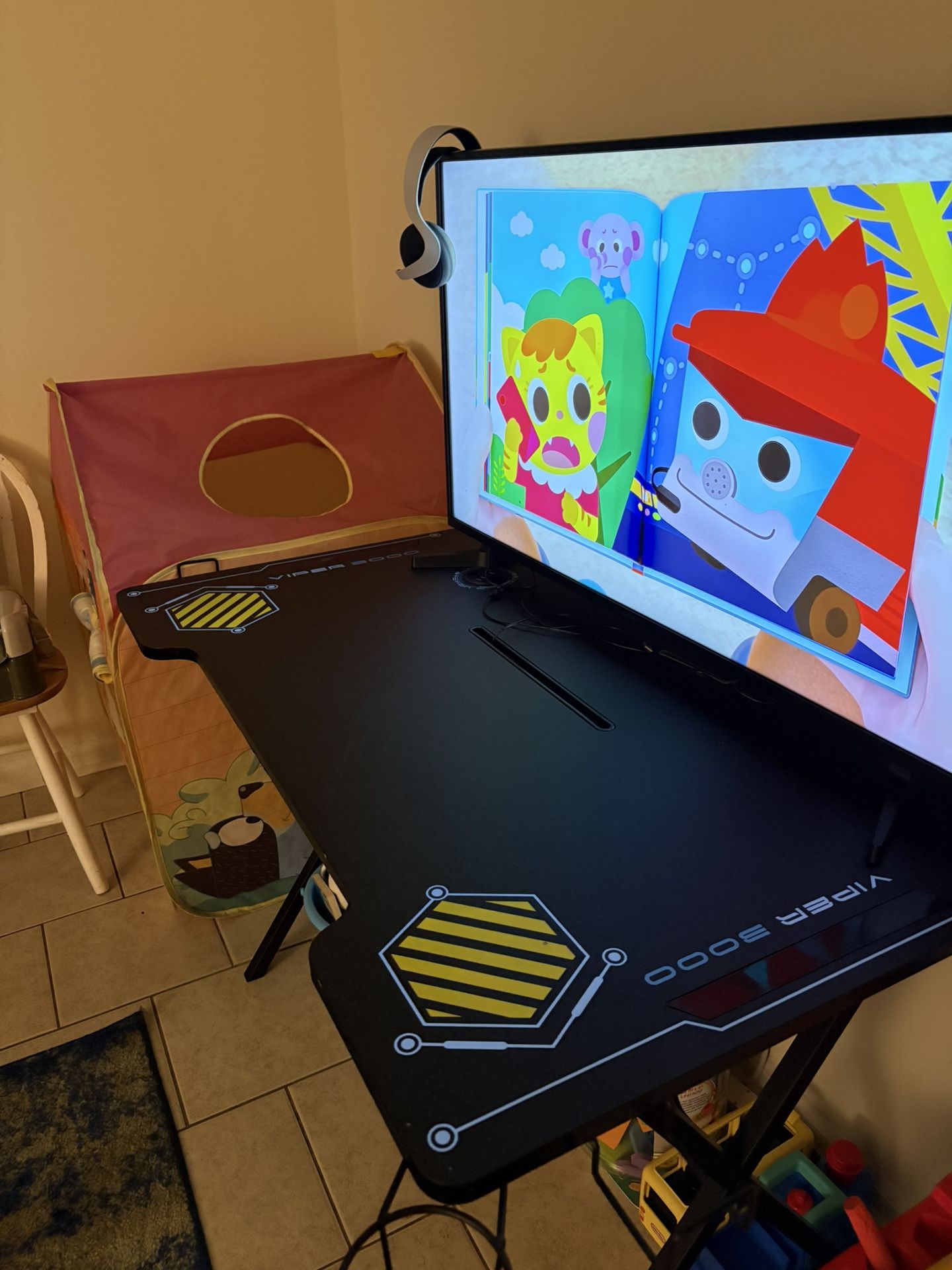 Viper 3000 Gaming Table/Desk