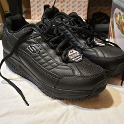 Skechers, MAX cushion, shape-ups, slip resistant, memory foam, ladies work shoes, size 9, NEW