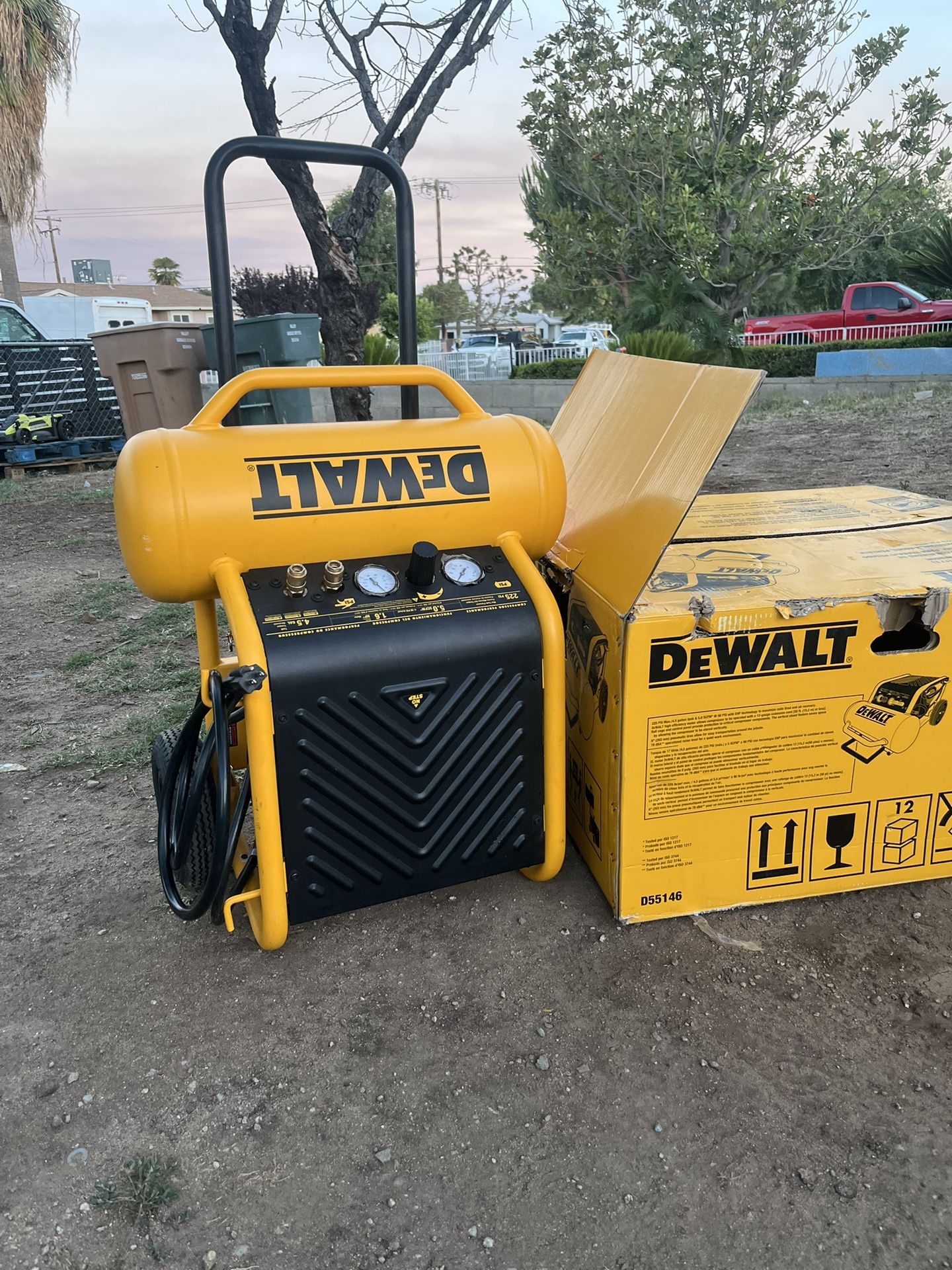 DEWALT 4.5 Gal. Portable Electric Air Compressor