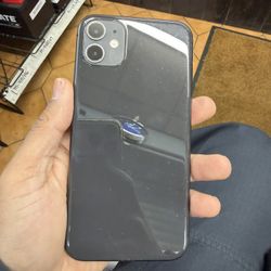 iPhone 11 64gb Unlocked Screen Cracked 