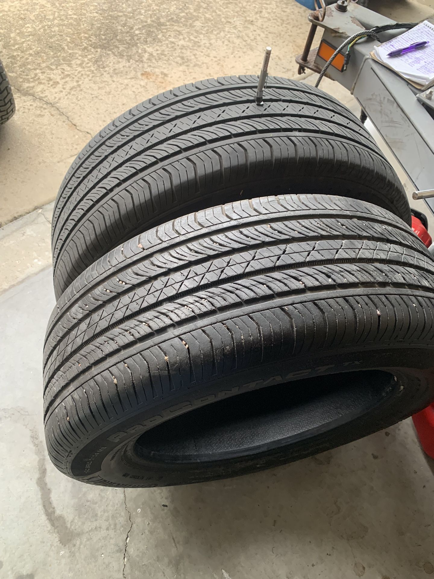 2continental pro contact tire 235/60/18,