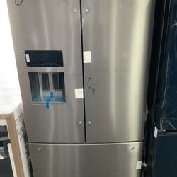 New KitchenAid 27 Cu. Ft. Standard-Depth French Door Refrigerator with Exterior Ice and Water Dispenser in Stainless Steel with PrintShield Finish