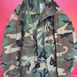 Military Surplus M65 Woodland Camo Field Jacket, Large