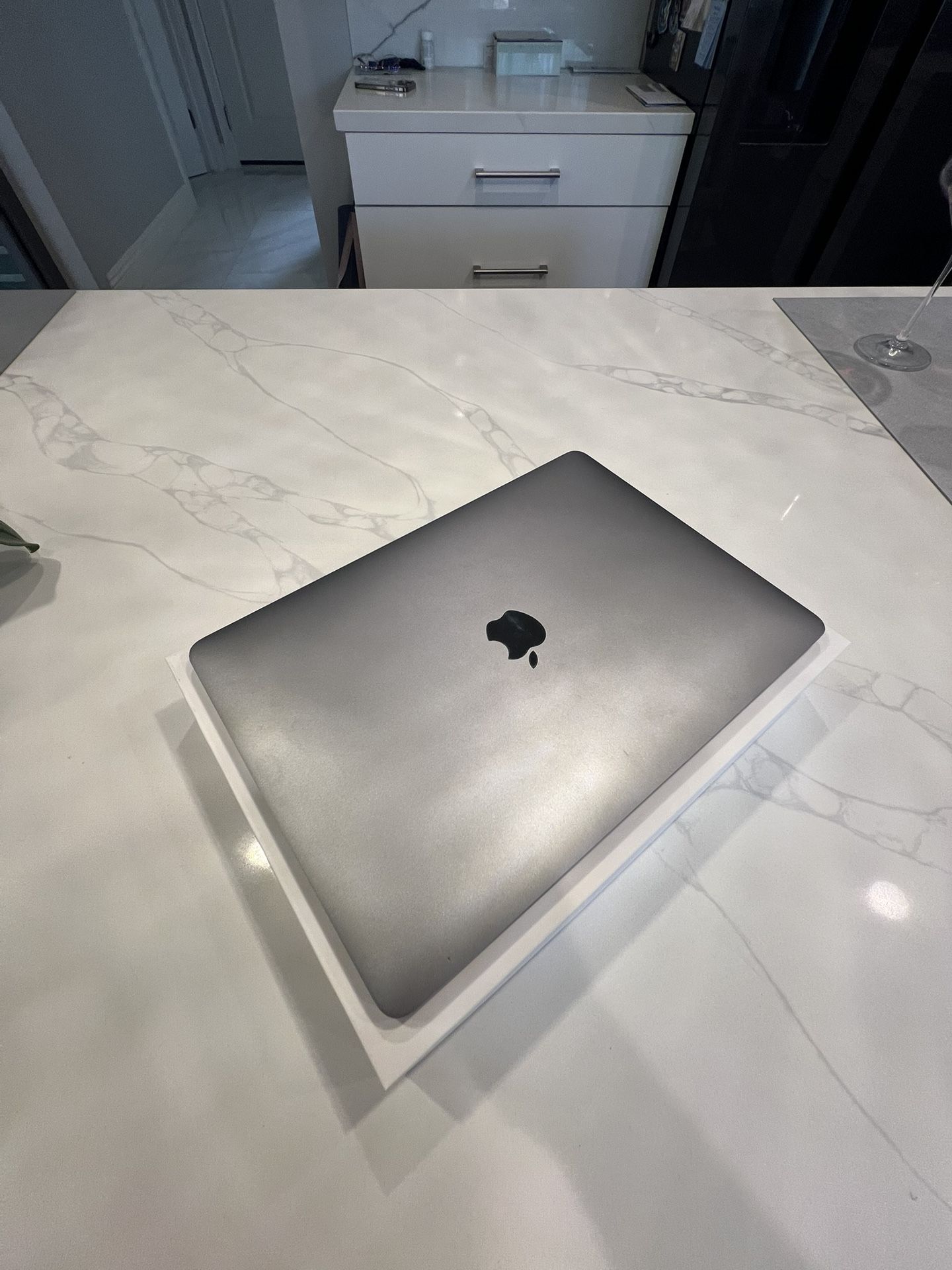 Macbook Pro 13-inch Retina & Touch bar