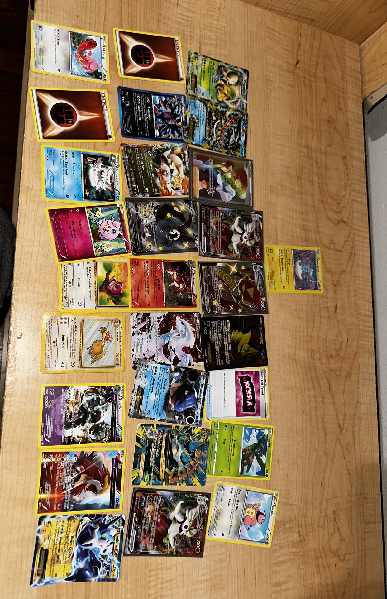 647 Pokemon cards and extras